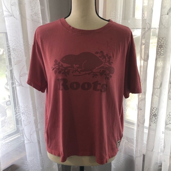 Roots T-shirt red emblem size  large short sleeve - Picture 1 of 8